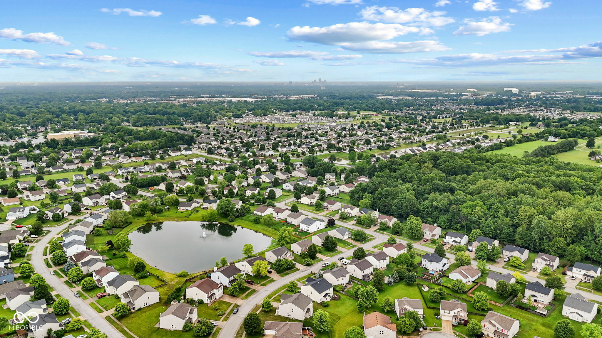 Property Photo: 5637 Woodland Trace Boulevard IN 46237