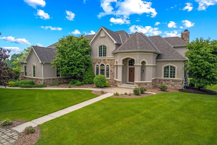 1252 Mary Hill Cir  Hartland WI 53029 photo