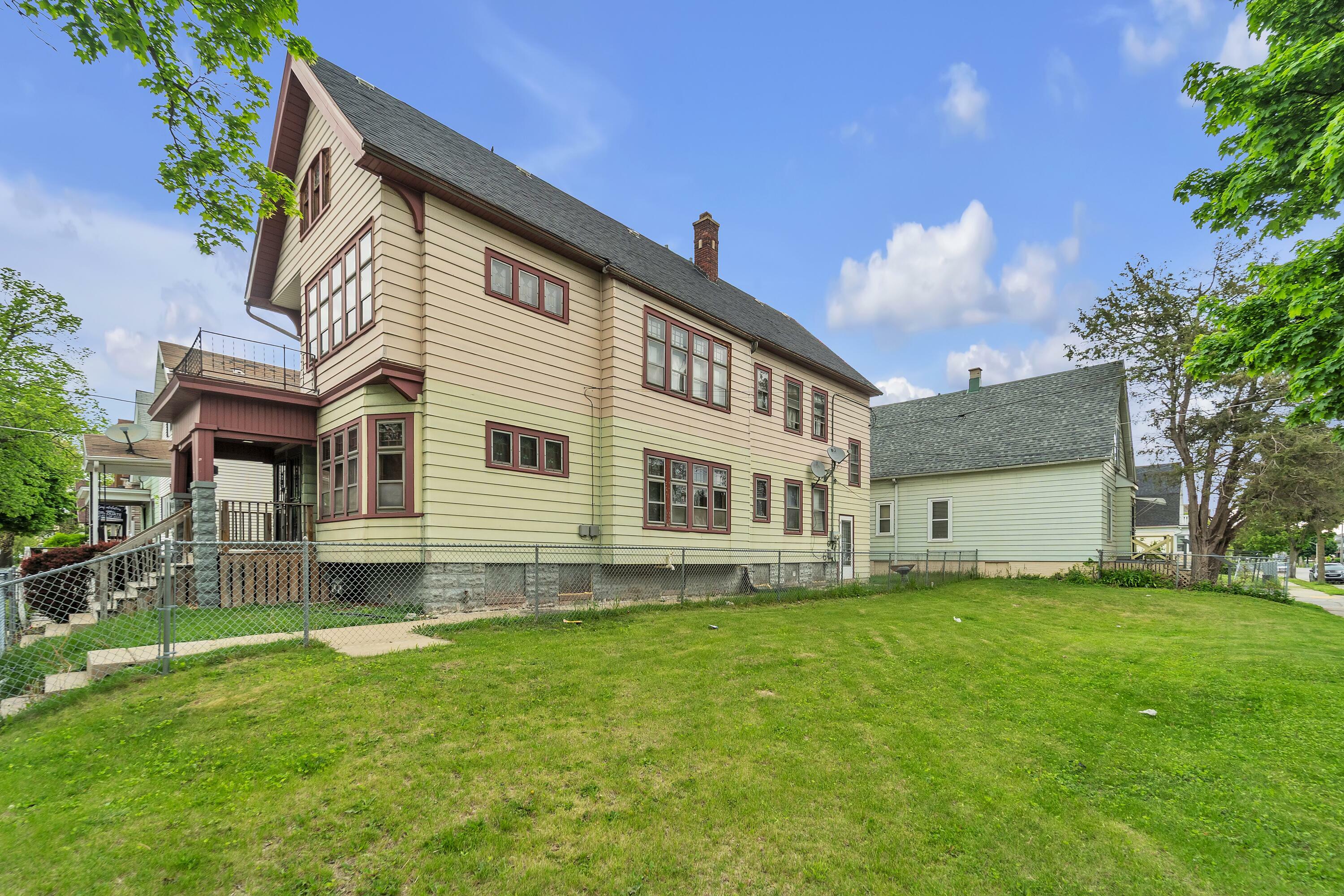 Property Photo: 3004 N 11th St 3006 WI 53206