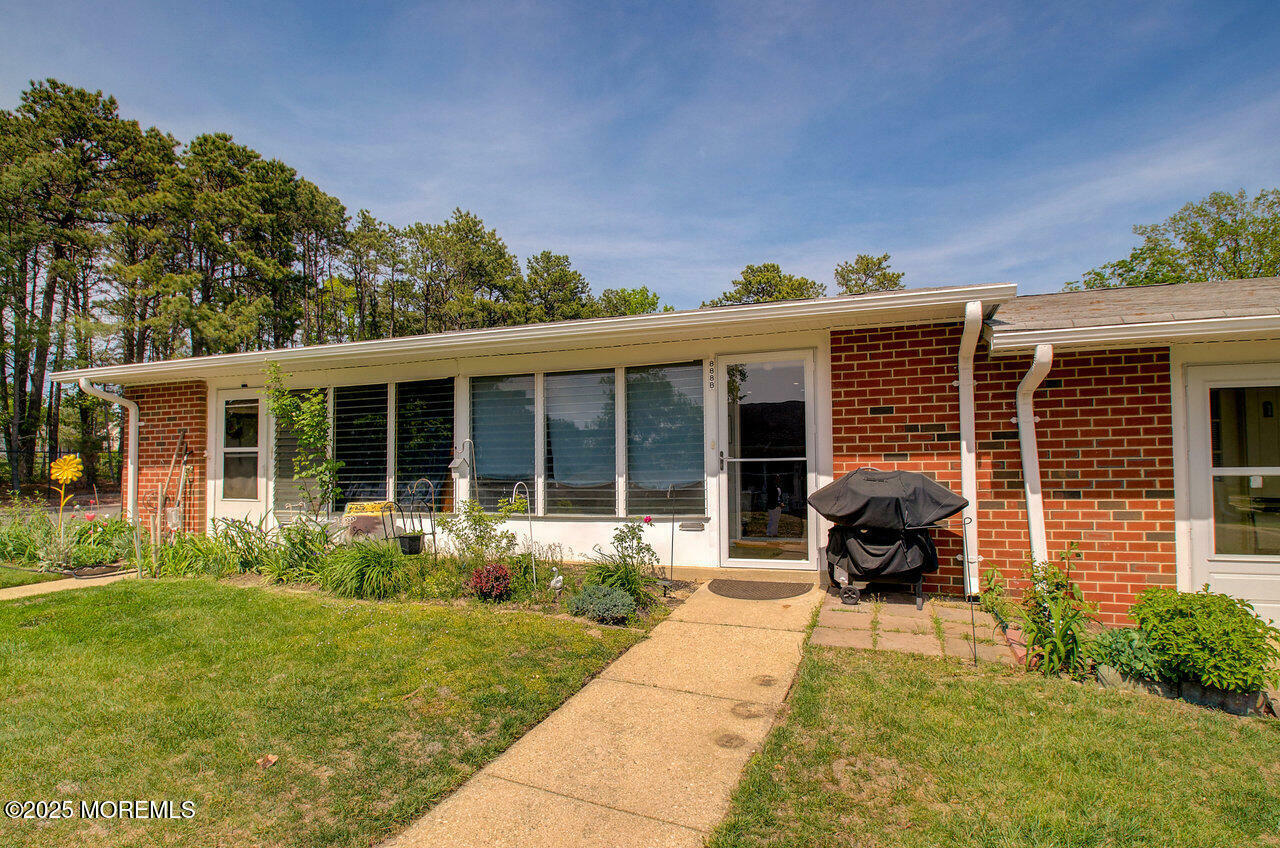 Property Photo: 888B Inverness Court NJ 08701