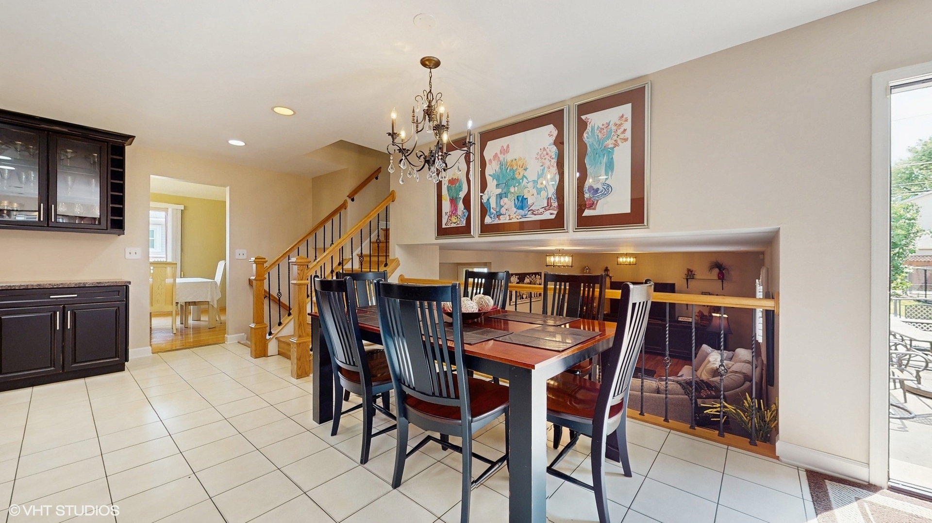 Property Photo: 2443 Maple Street IL 60171