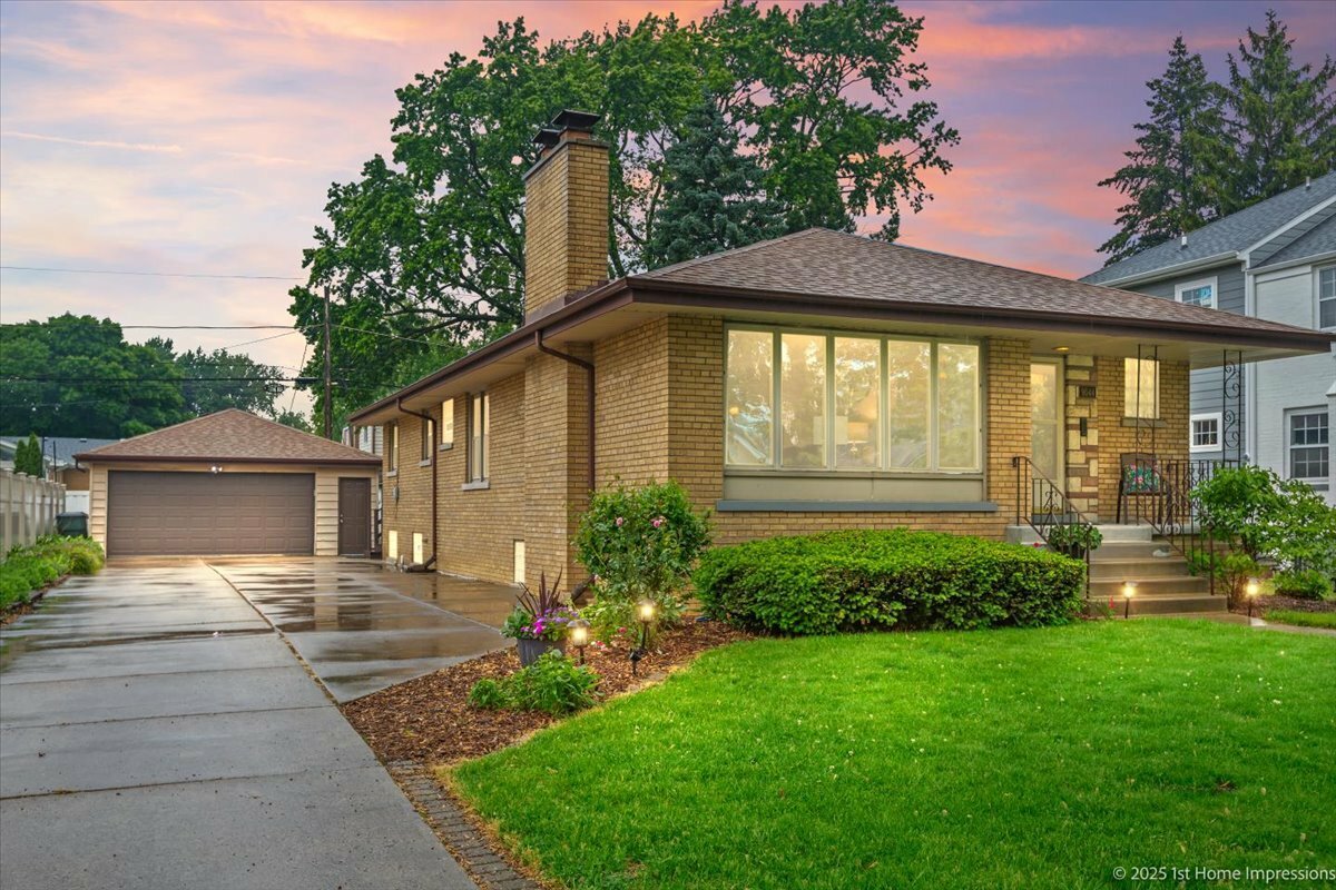 Property Photo: 9544 S Avers Avenue IL 60805