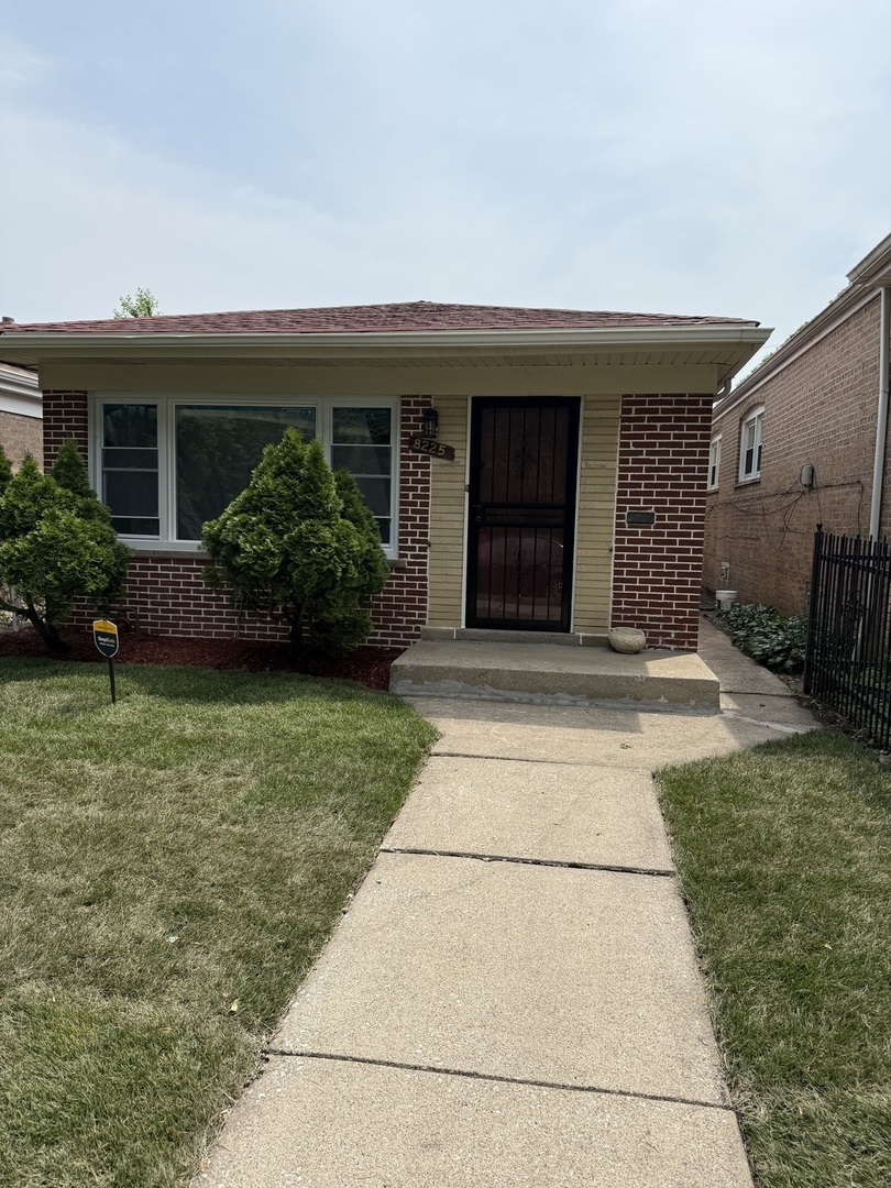 Property Photo: 8225 S Wentworth Avenue IL 60620