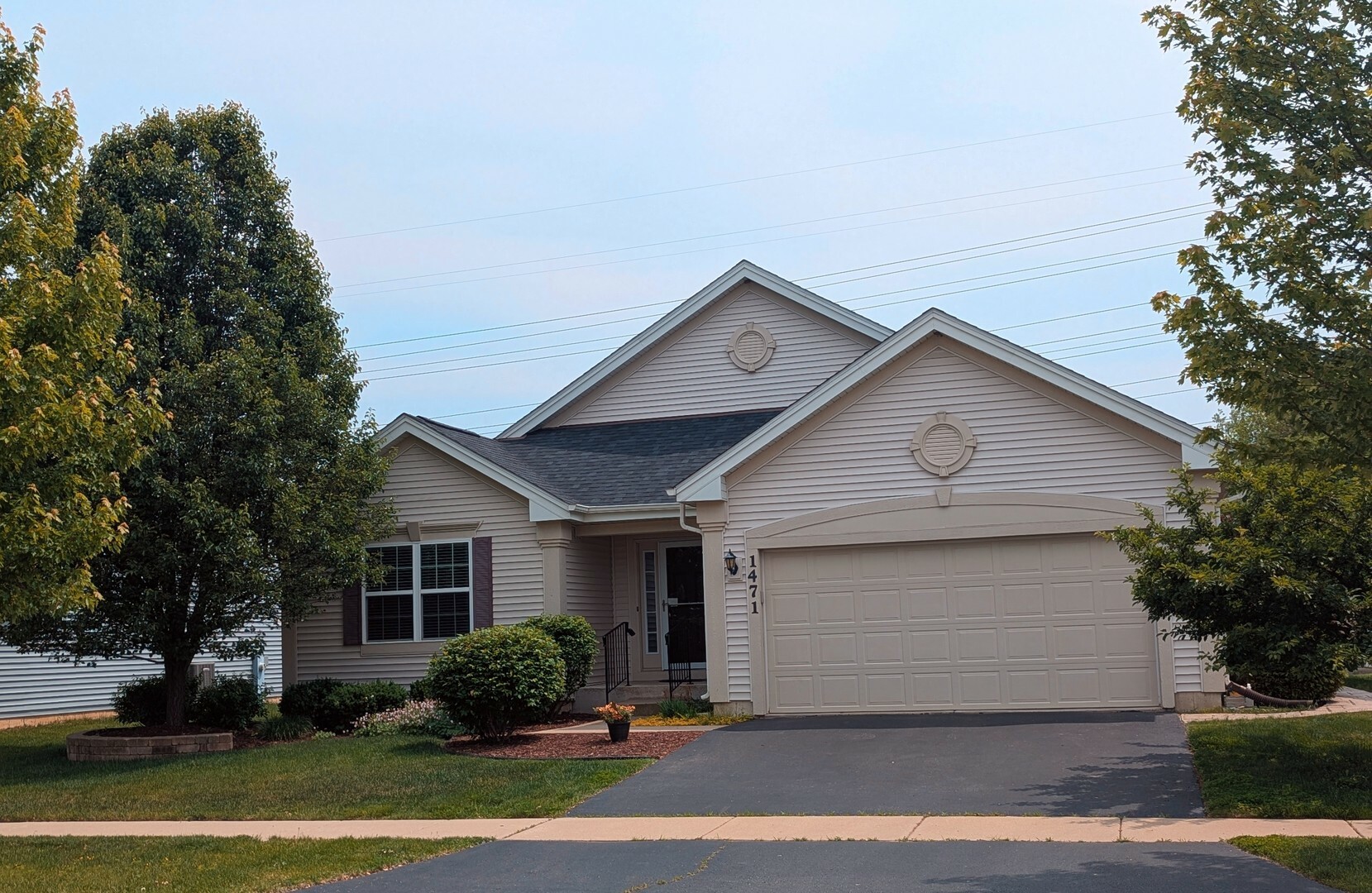 Property Photo: 1471 Baroque Avenue IL 60073