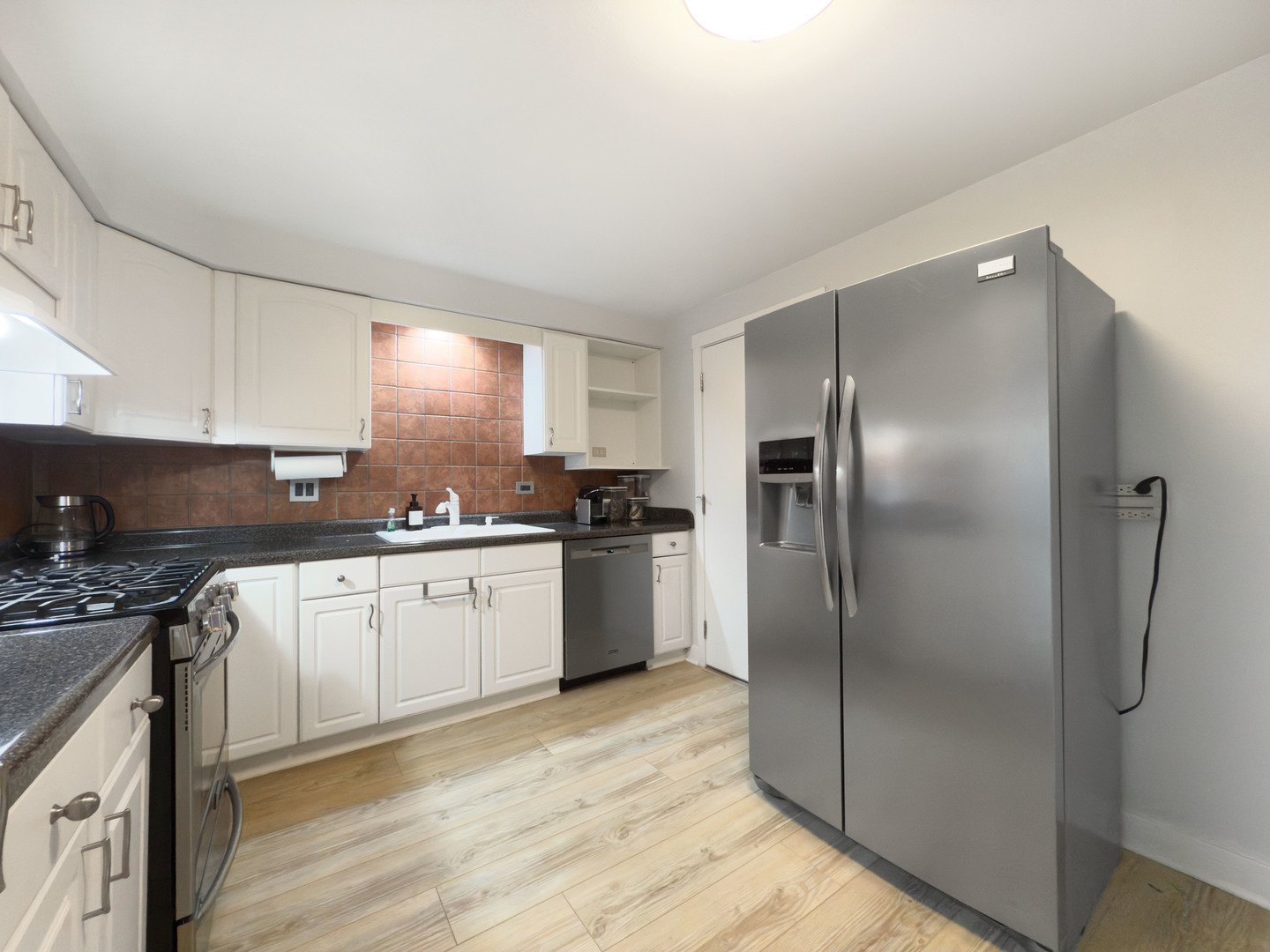 Property Photo: 120 Collen Drive 219 IL 60148