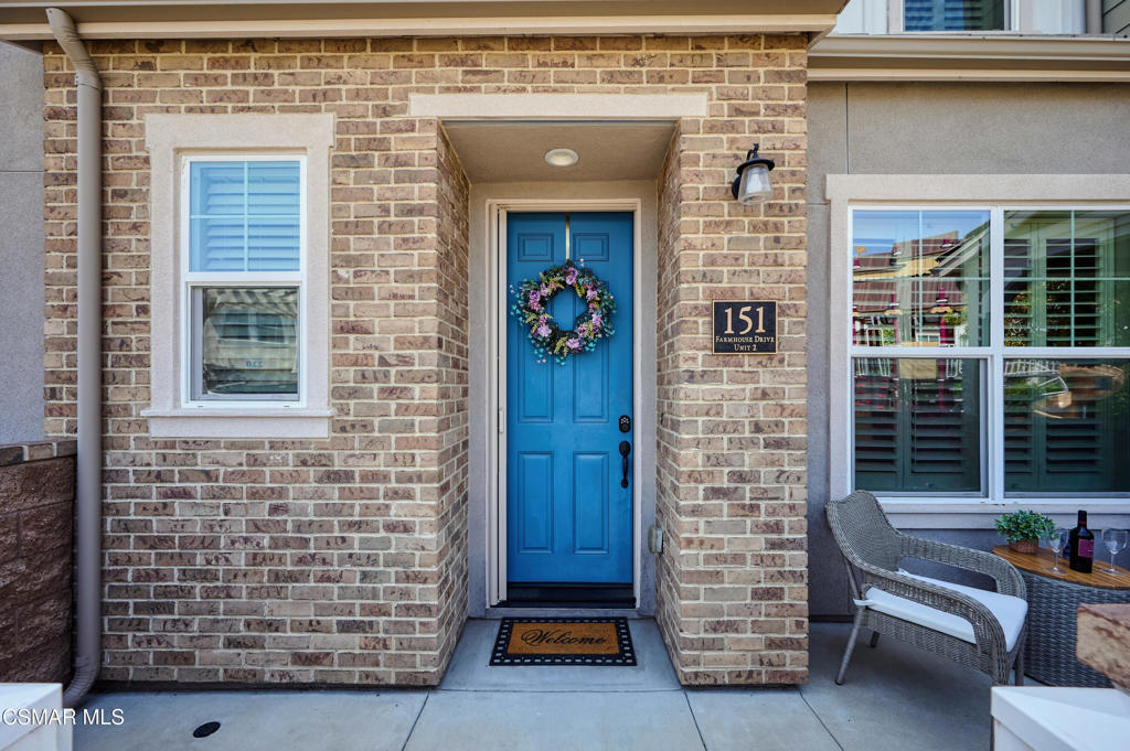 Property Photo:  151 Farmhouse Drive 2  CA 93065 