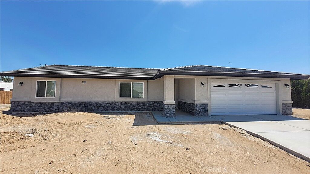 Property Photo:  21109 Sioux Road  CA 92308 