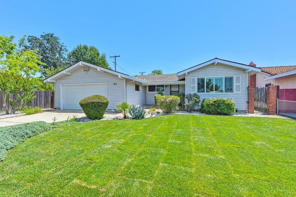 Property Photo: 2905 Notre Dame Drive CA 95826