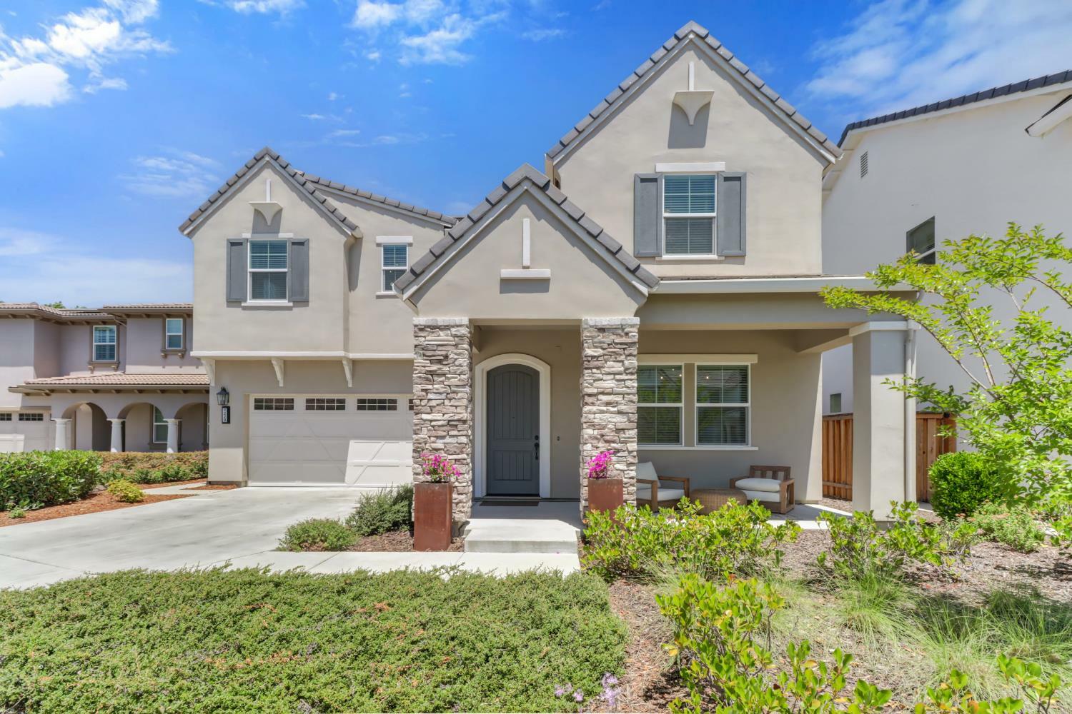 Property Photo:  2229 5th Avenue  CA 95818 