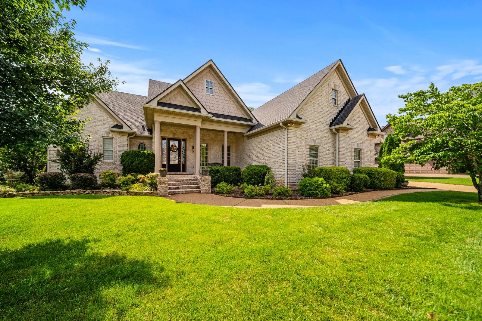Property Photo:  1045 Dorset Dr  TN 37075 