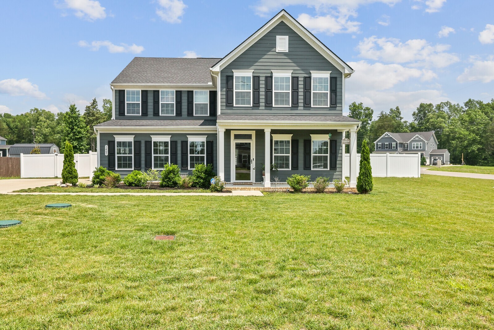 Property Photo: 1405 Dawbarn Dr TN 37128