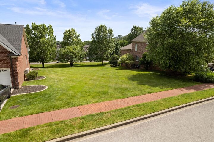Property Photo: 1087 Isaac Franklin Dr TN 37066