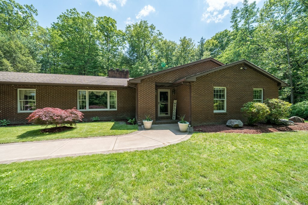 Property Photo: 105 Laurel Lane PA 18840
