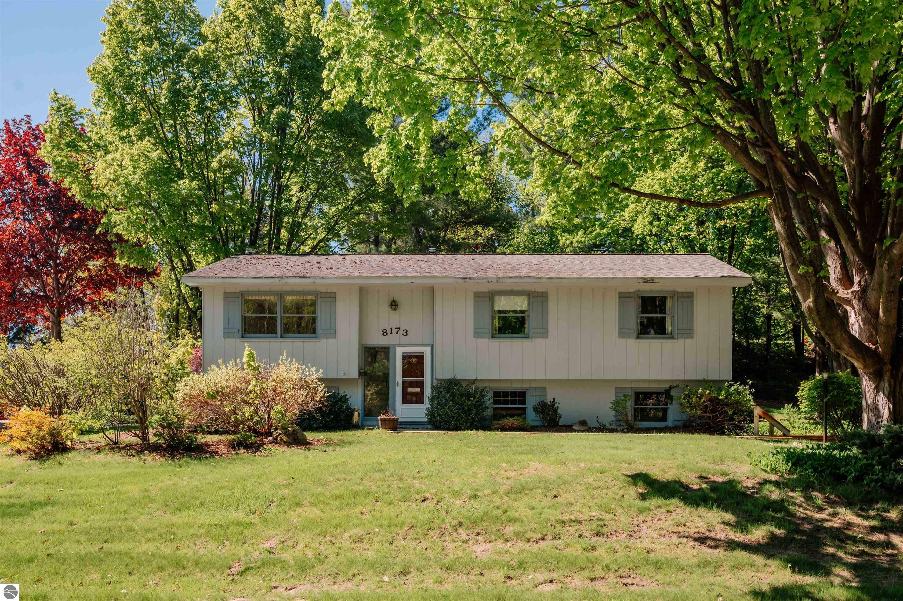 8173 Bel Cherrie Drive  Traverse City MI 49686-1636 photo