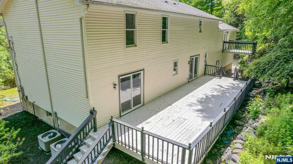 Property Photo: 1582 Grnwd Lk NJ 07421