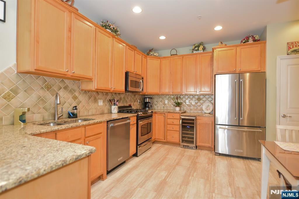 Property Photo:  4202 Warrens Way 202  NJ 07465 