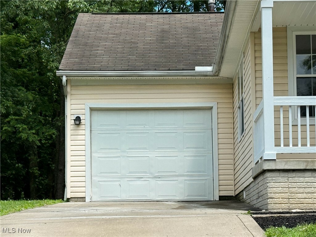 Property Photo: 384 Maryknoll Avenue OH 44405