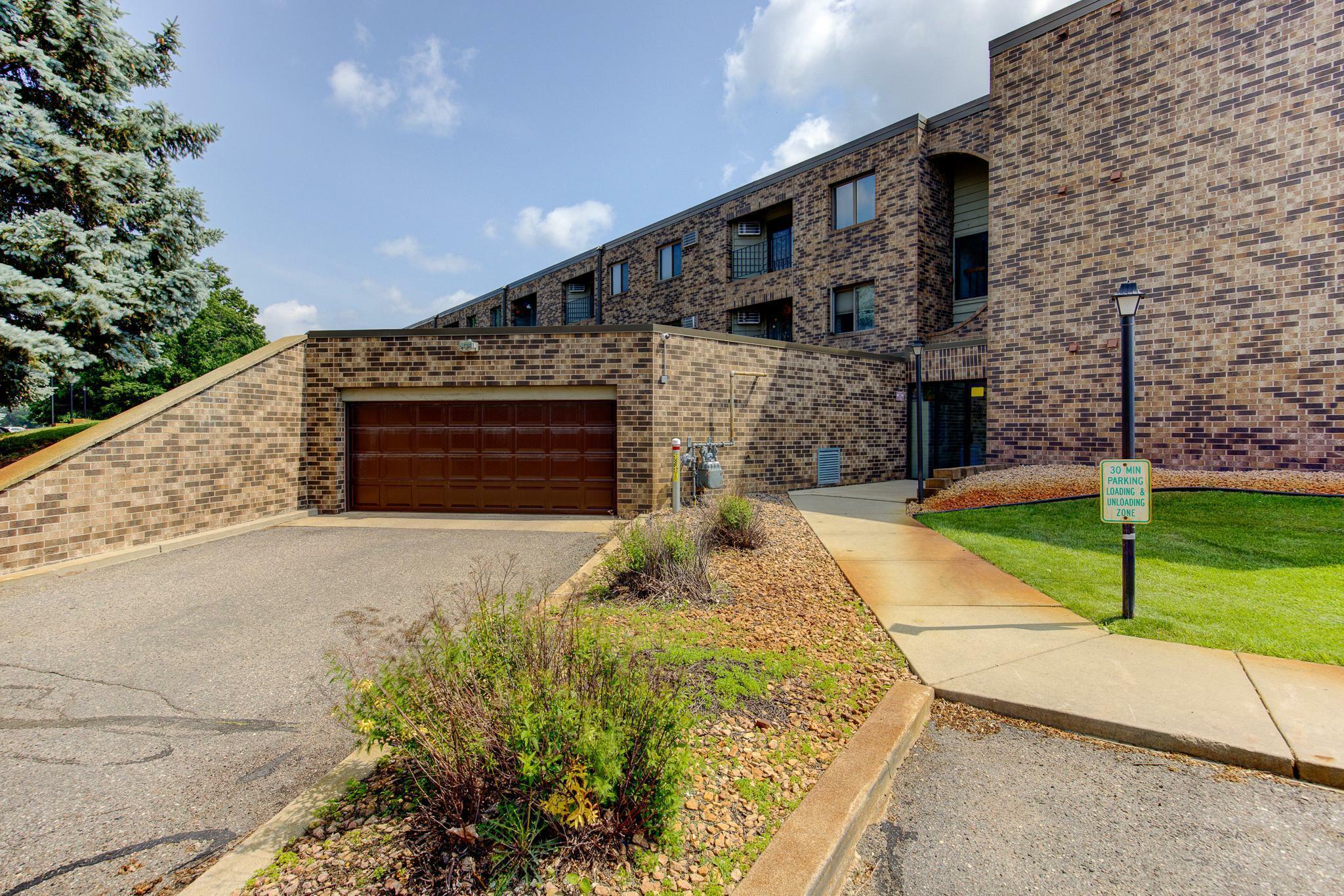 Property Photo: 315 Waite Avenue S 303 MN 56387