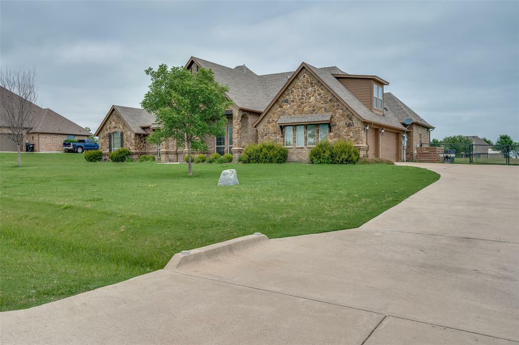 Property Photo: 6833 Katie Corral Drive TX 76126