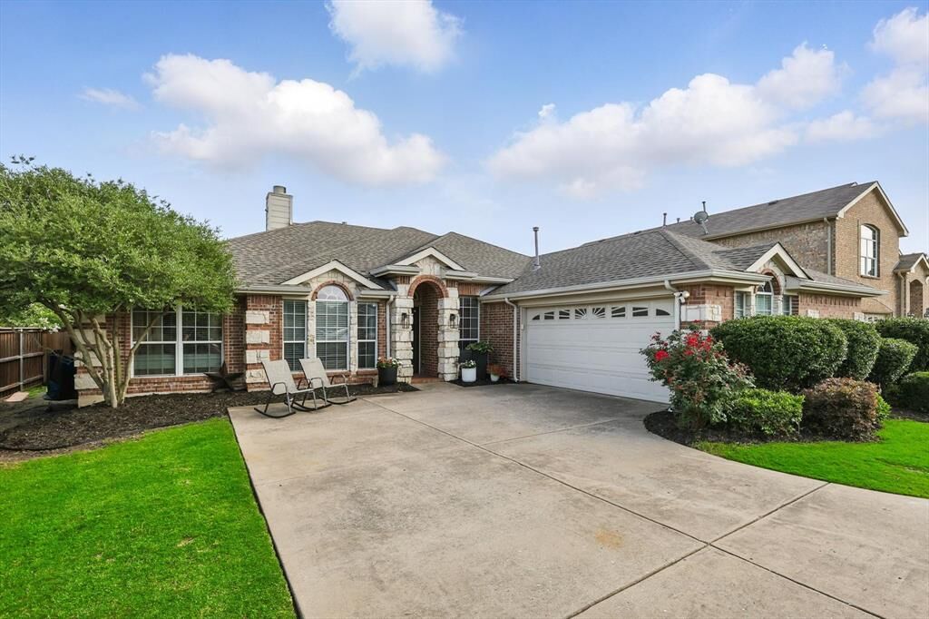 Property Photo: 15429 Calico Court TX 75035