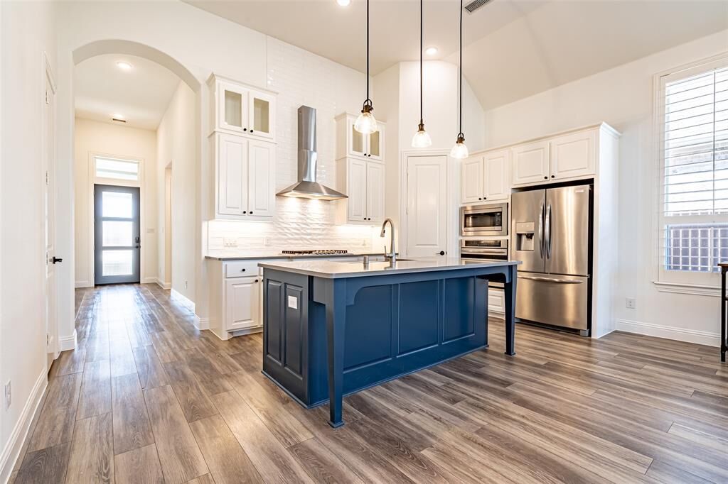 Property Photo: 14808 Gentry Drive TX 76008