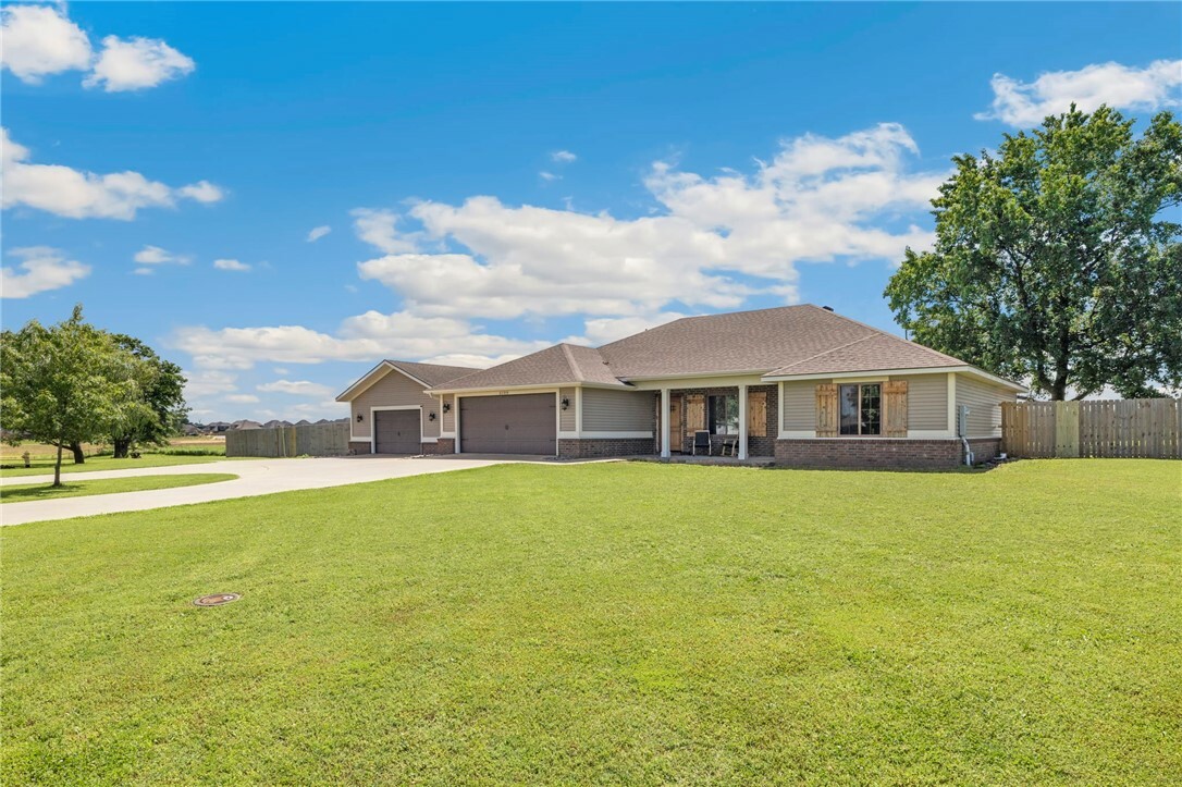 Property Photo:  6108 SW Lee Lane  AR 72713 