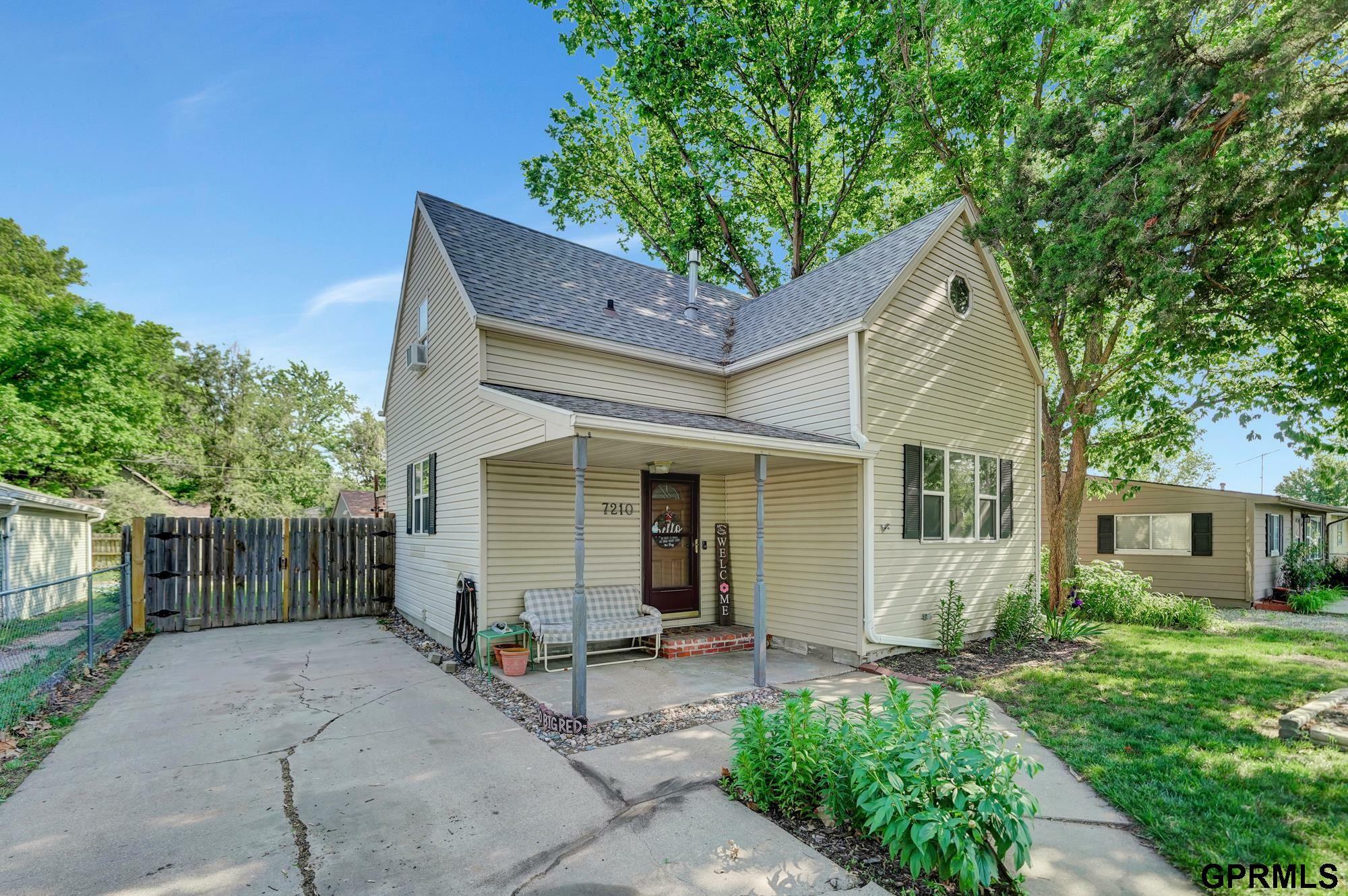 Property Photo: 7210 Stanton Street NE 68507