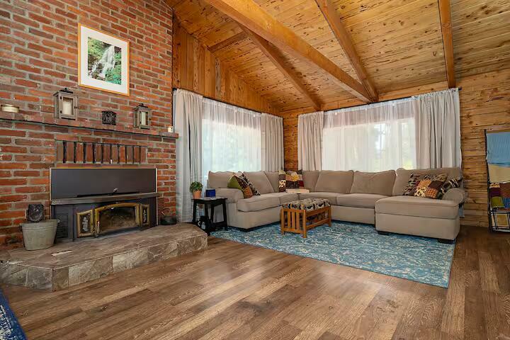 Property Photo: 26654 Rocky Point Road OR 97601