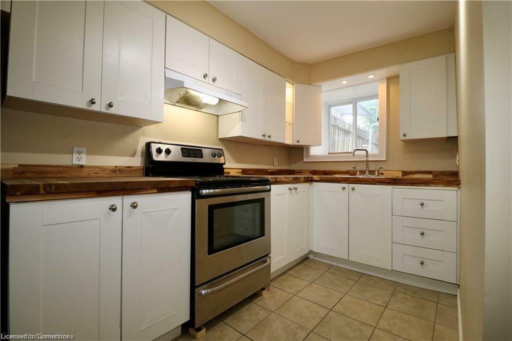 Property Photo: 66 West Avenue N Lower ON L8L 5C2