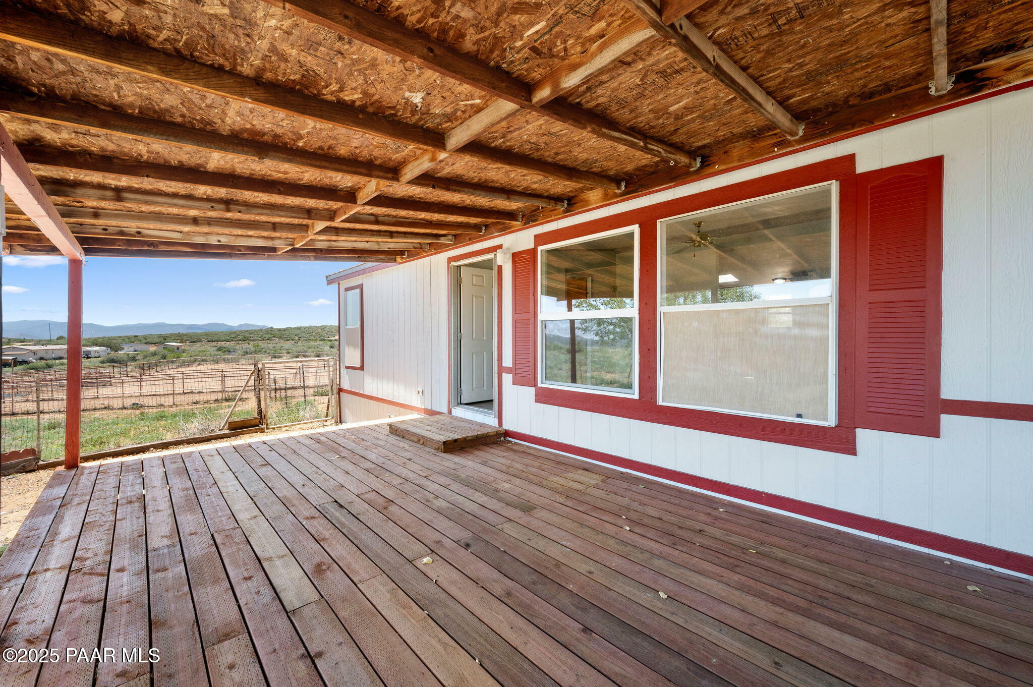 Property Photo: 17320 E Roper Way AZ 86327