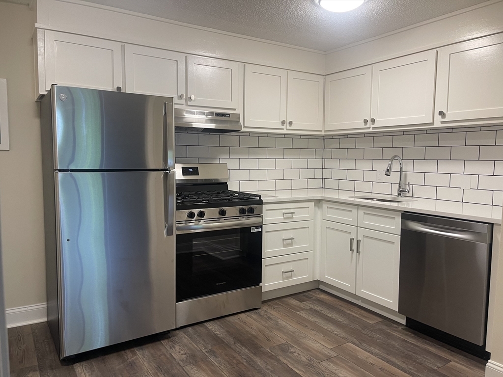 Property Photo: 635 W Lowell Ave 8 MA 01832