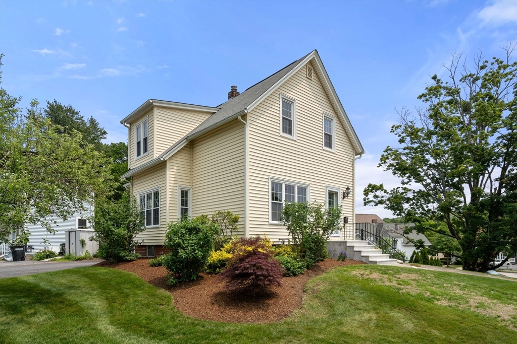 Property Photo: 4 Hadwen Rd MA 01602