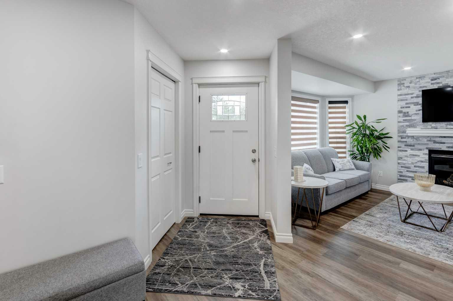 Property Photo: 44 Rivercroft Close SE AB T2C 3X2