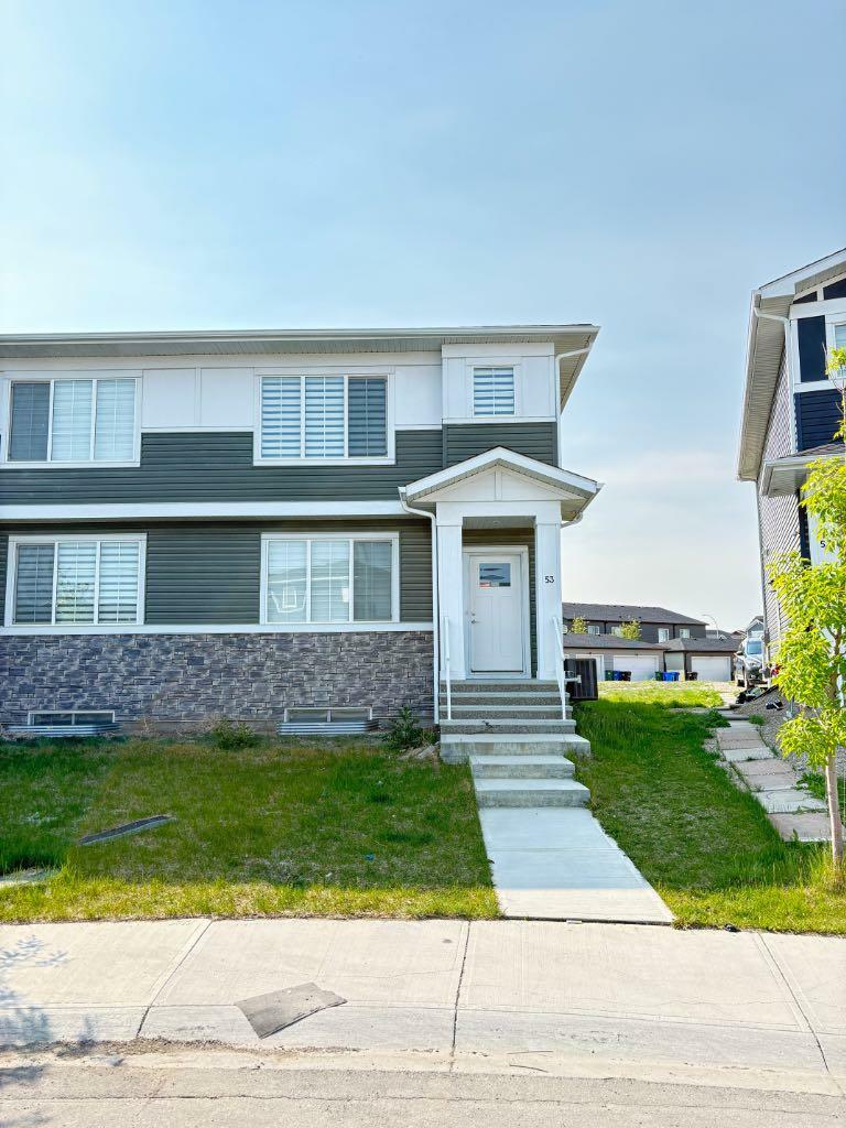 Photo de la propriété:  53 Red Embers Place NE  AB T3N 1K6 