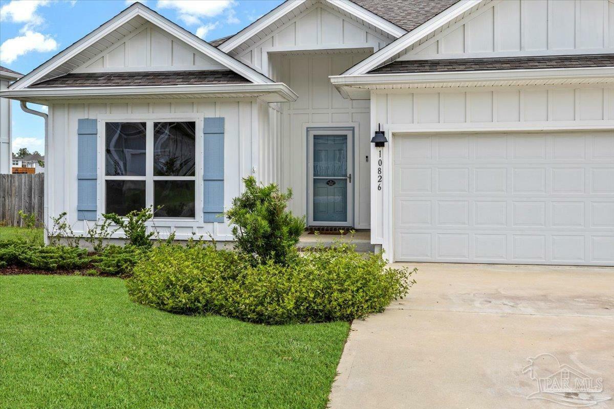 Property Photo: 10826 Blacktail Loop FL 32526