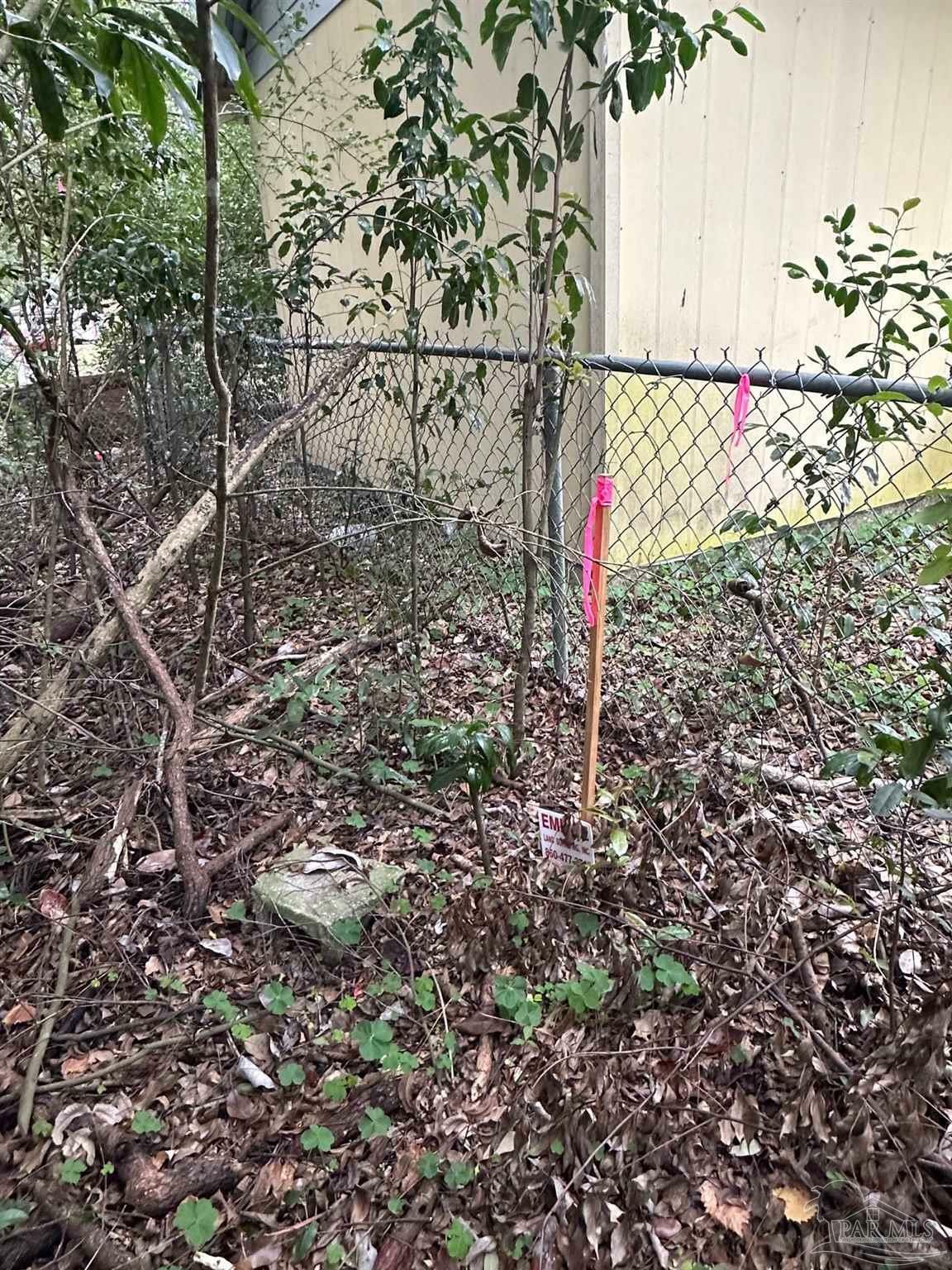 Property Photo:  700 Polk Ave  FL 32507 