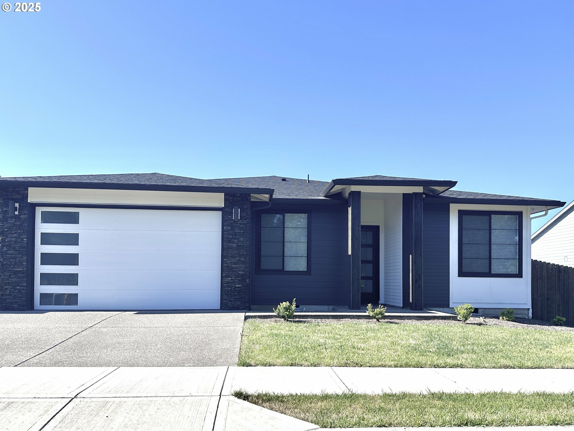 Property Photo: 2225 NE 82nd St WA 98665