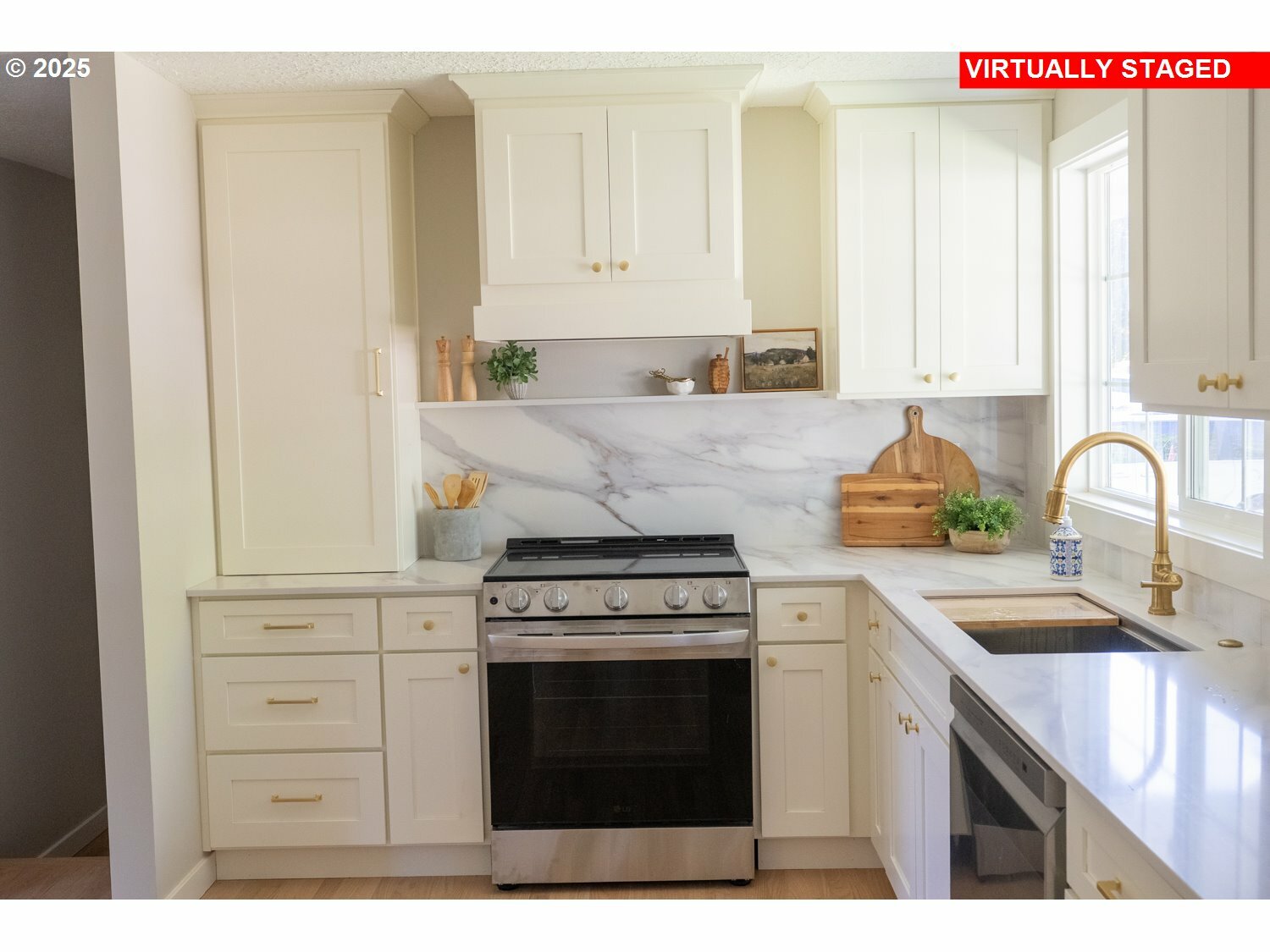 Property Photo: 3735 NW Columbia Ave OR 97229