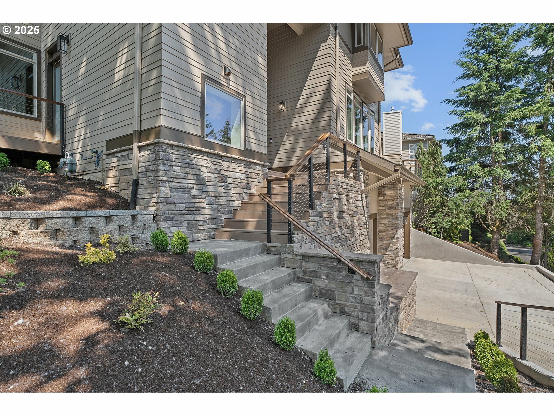Property Photo: 14 Juarez St OR 97035