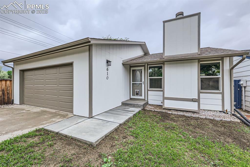 Property Photo: 610 E San Gabriel Place CO 80906