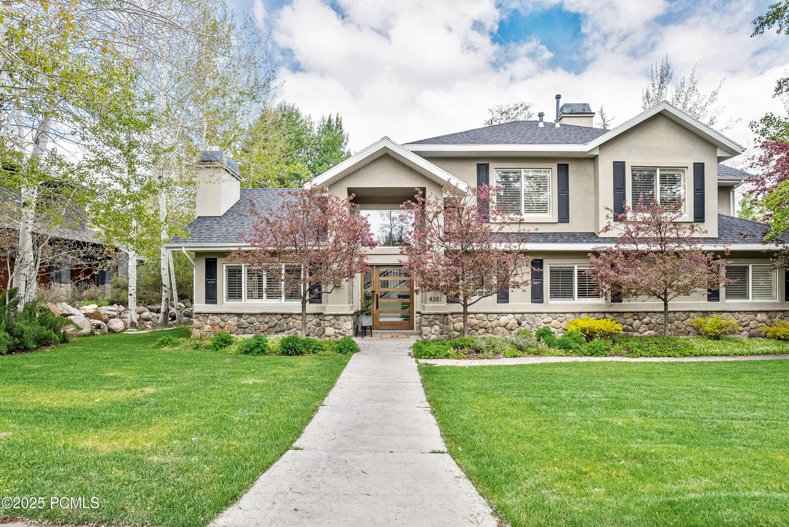 Property Photo: 4381 N Willow Creek Dr UT 84098