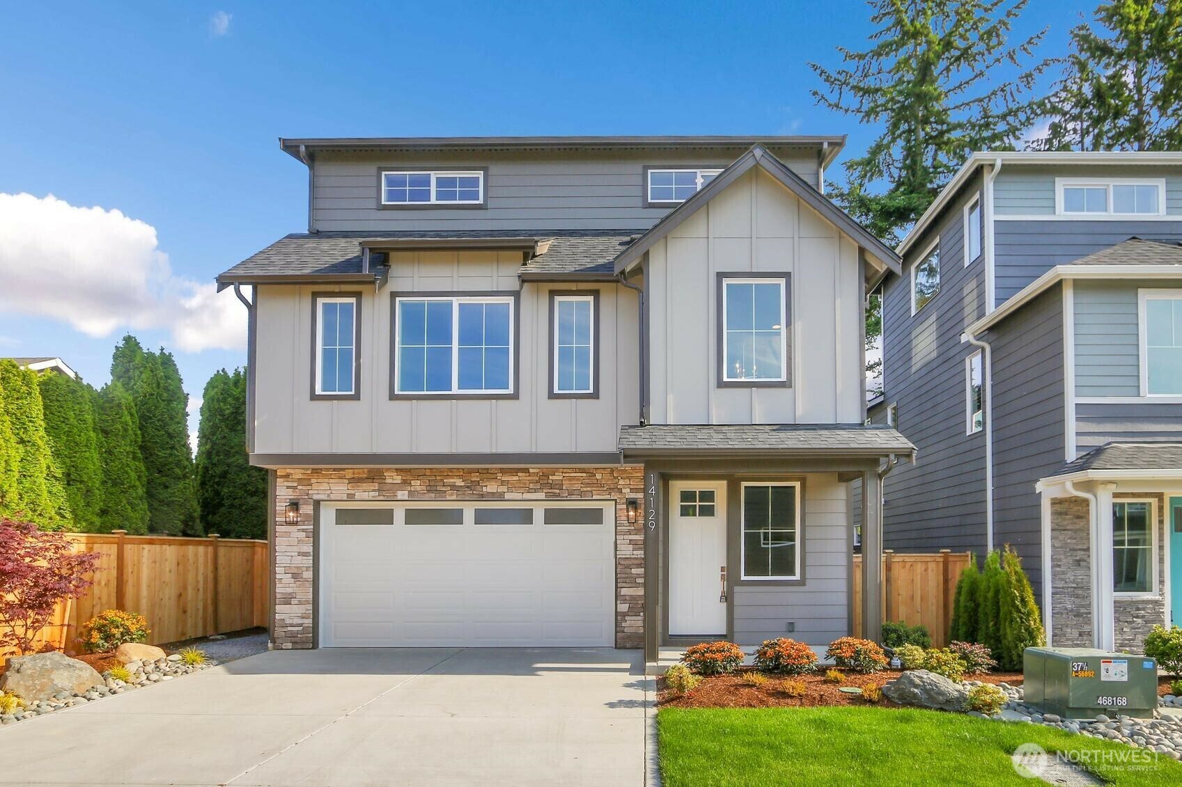 Property Photo:  14129  15th Avenue W  WA 98087 