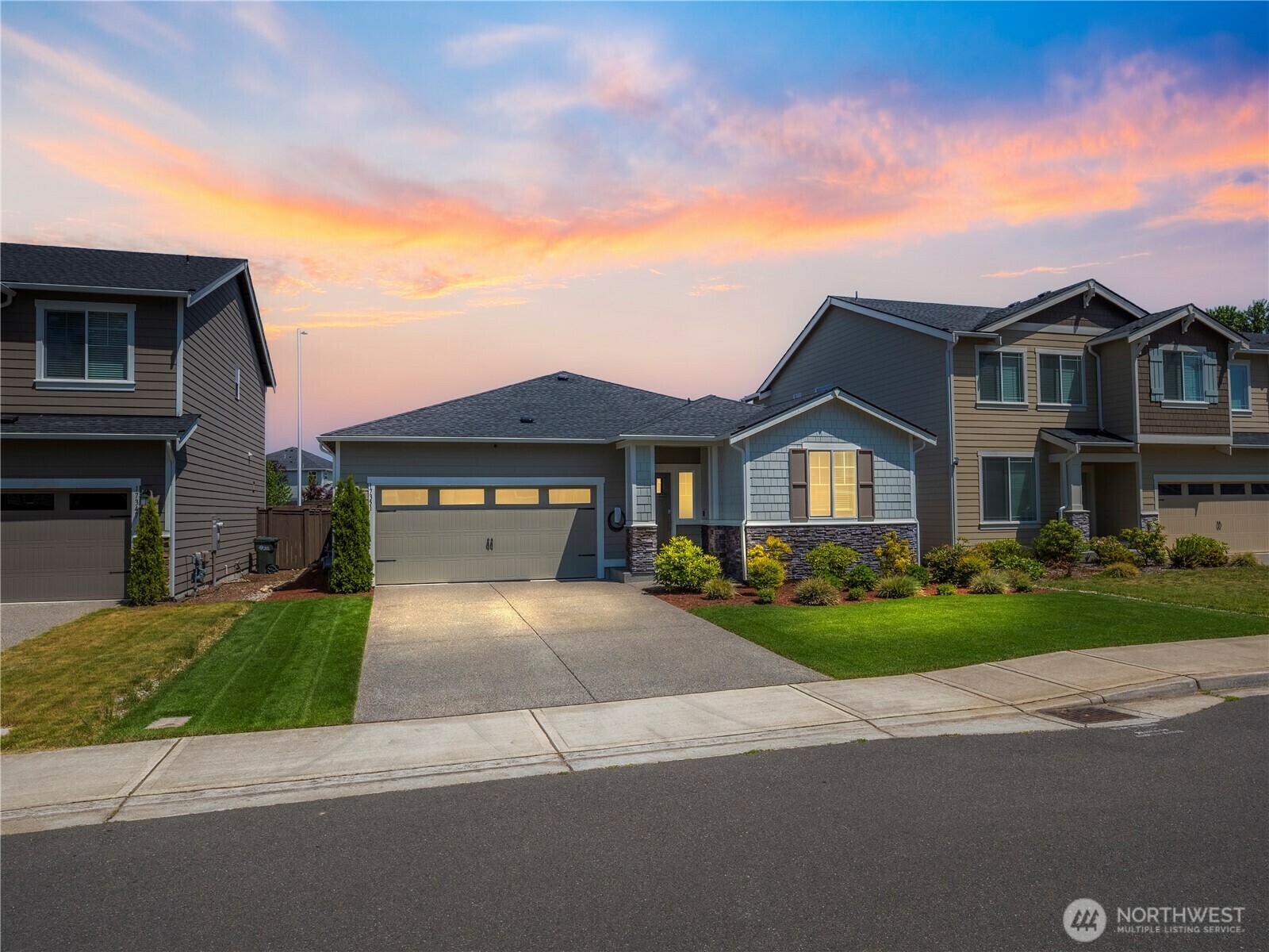 Property Photo: 17351 129th Avenue E WA 98374