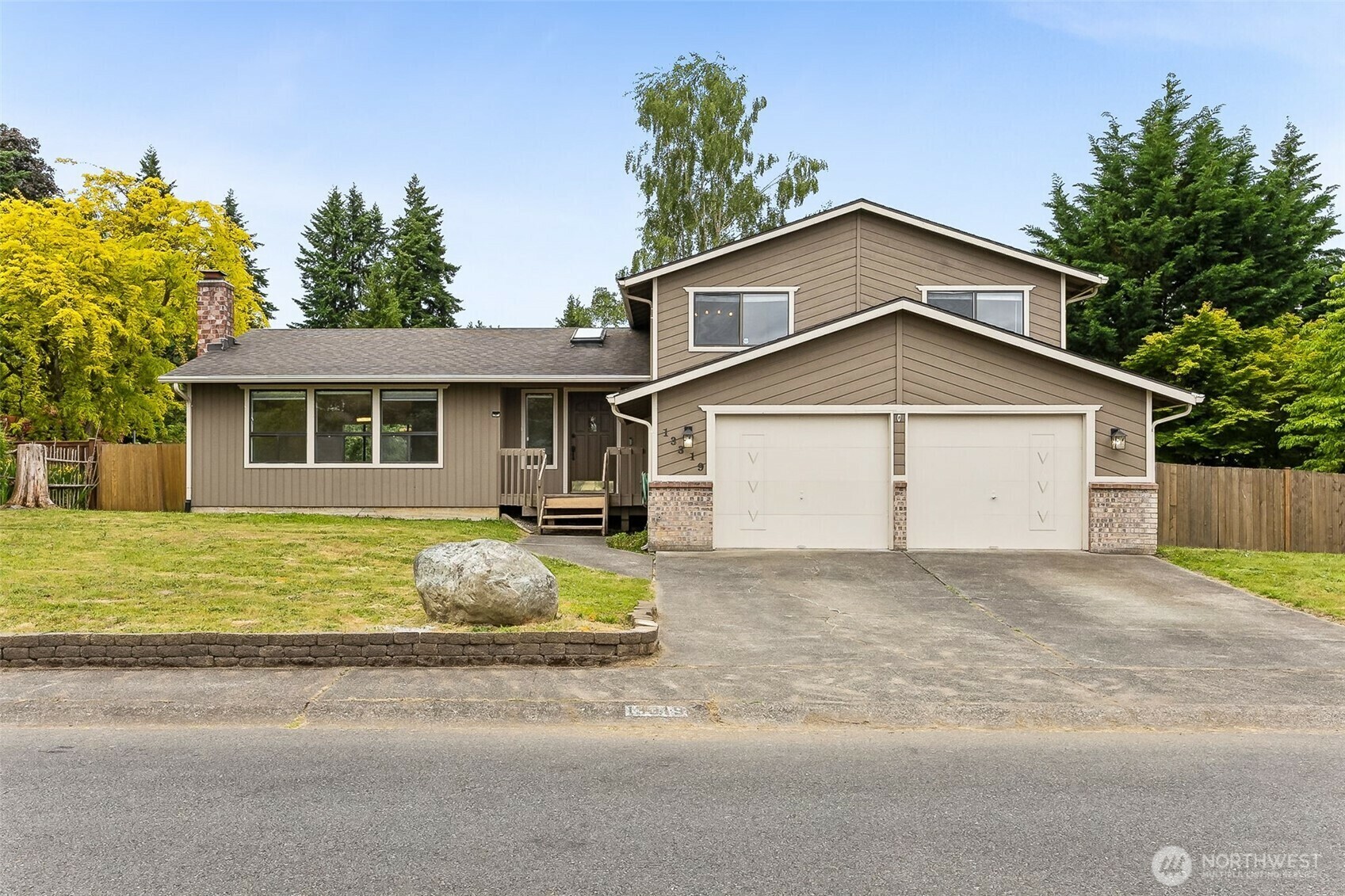 Property Photo: 13319 SE 248th Place WA 98042