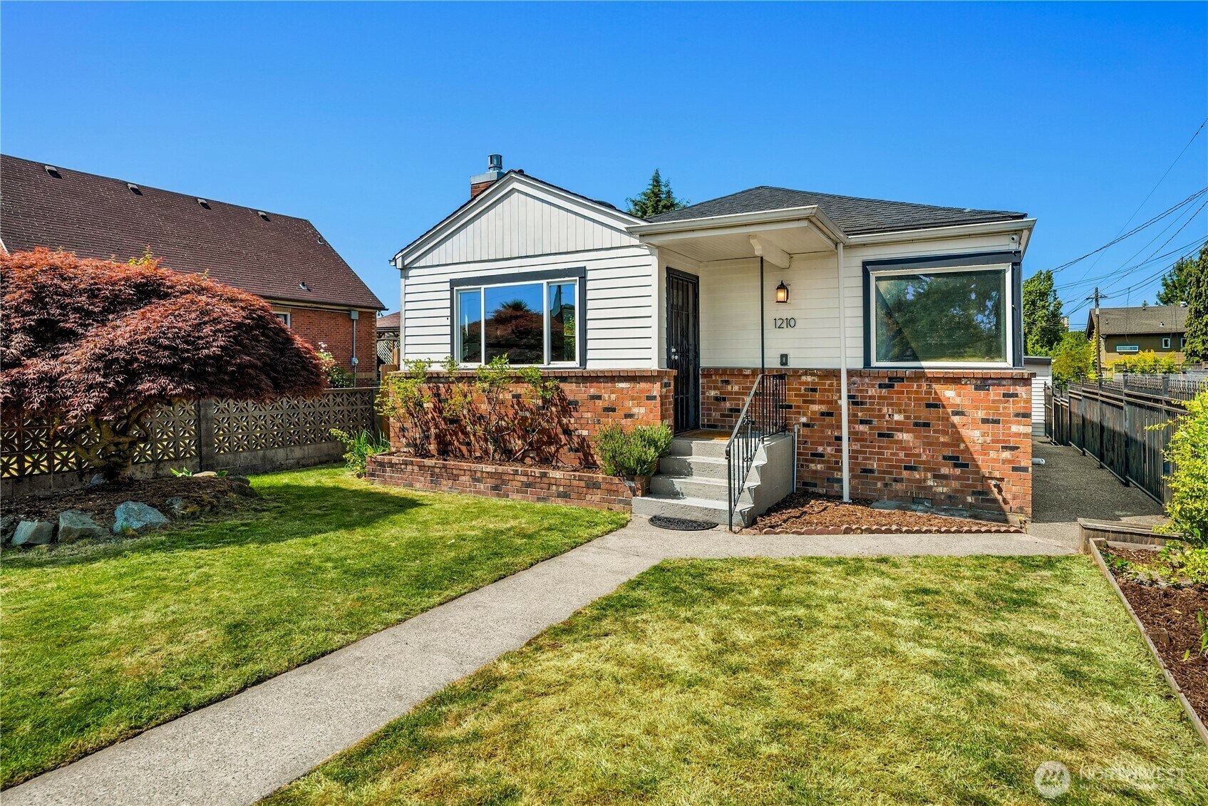 Property Photo: 1210 S McClellan Street WA 98144