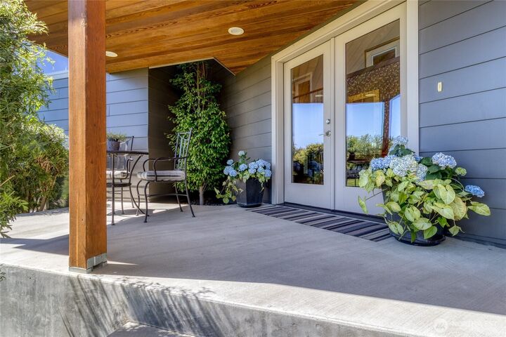 Property Photo:  625  Summers Circle  WA 99362 