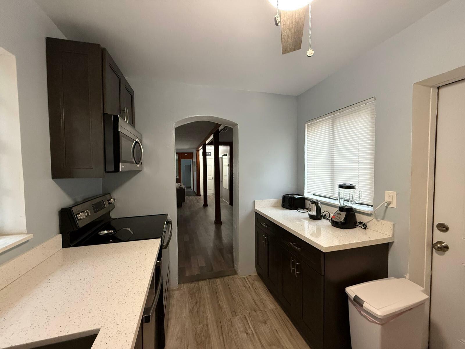 Property Photo: 1298 NE 39th Street 1298 FL 33334