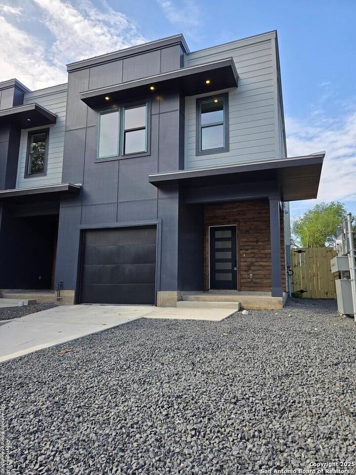 Property Photo: 1834 Montana 101 TX 78203