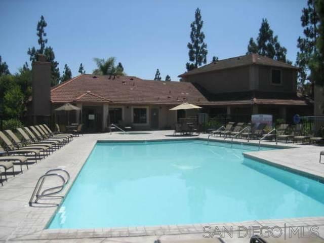 Property Photo: 12075 Alta Carmel Ct Unit 44 CA 92128