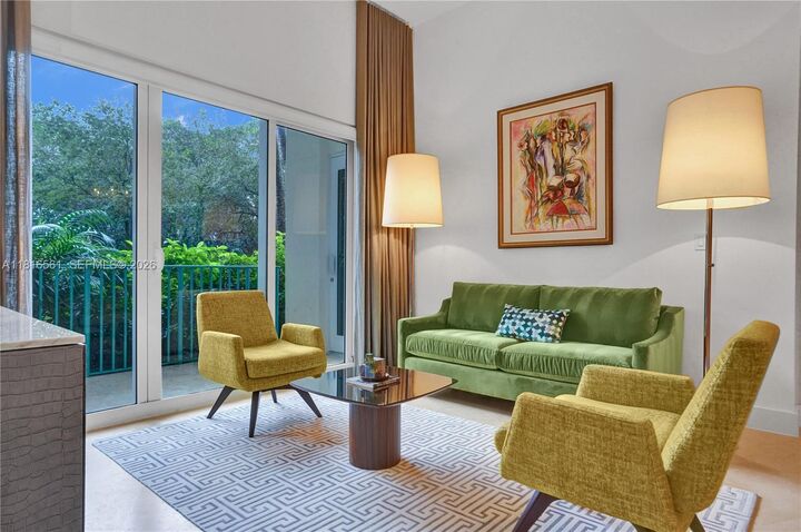 Property Photo:  20000 E Country Club Dr 112  FL 33180 